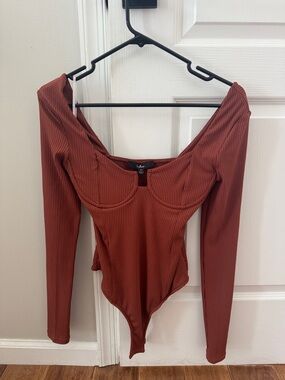 Lulu's Ribbed Rust Long-Sleeve Sweetheart Bodysuit
